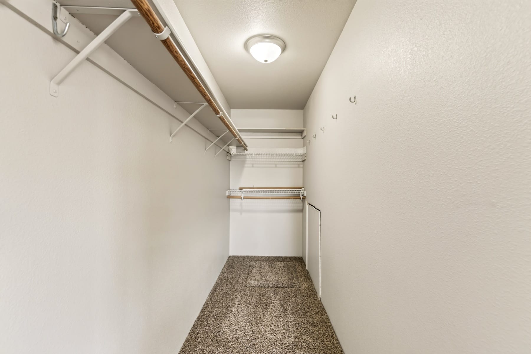  182 Justin Court Central Point, OR 97502 - 物件實景
