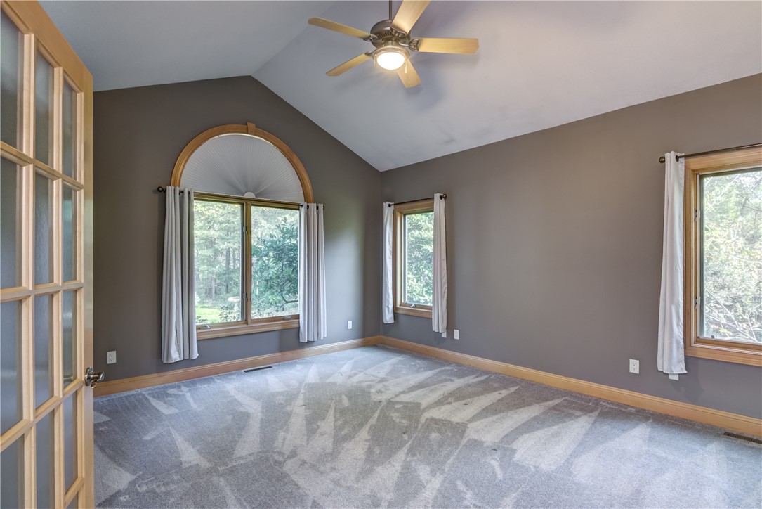 Eau Claire, Wisconsin, 54701, United States, 5 Bedrooms Bedrooms, ,4 BathroomsBathrooms,Residential,For Sale,1976179