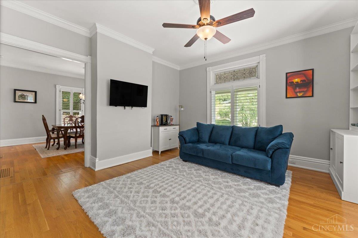 Cincinnati, Ohio, 45226, United States, 3 Bedrooms Bedrooms, ,2 BathroomsBathrooms,Residential,For Sale,1911951