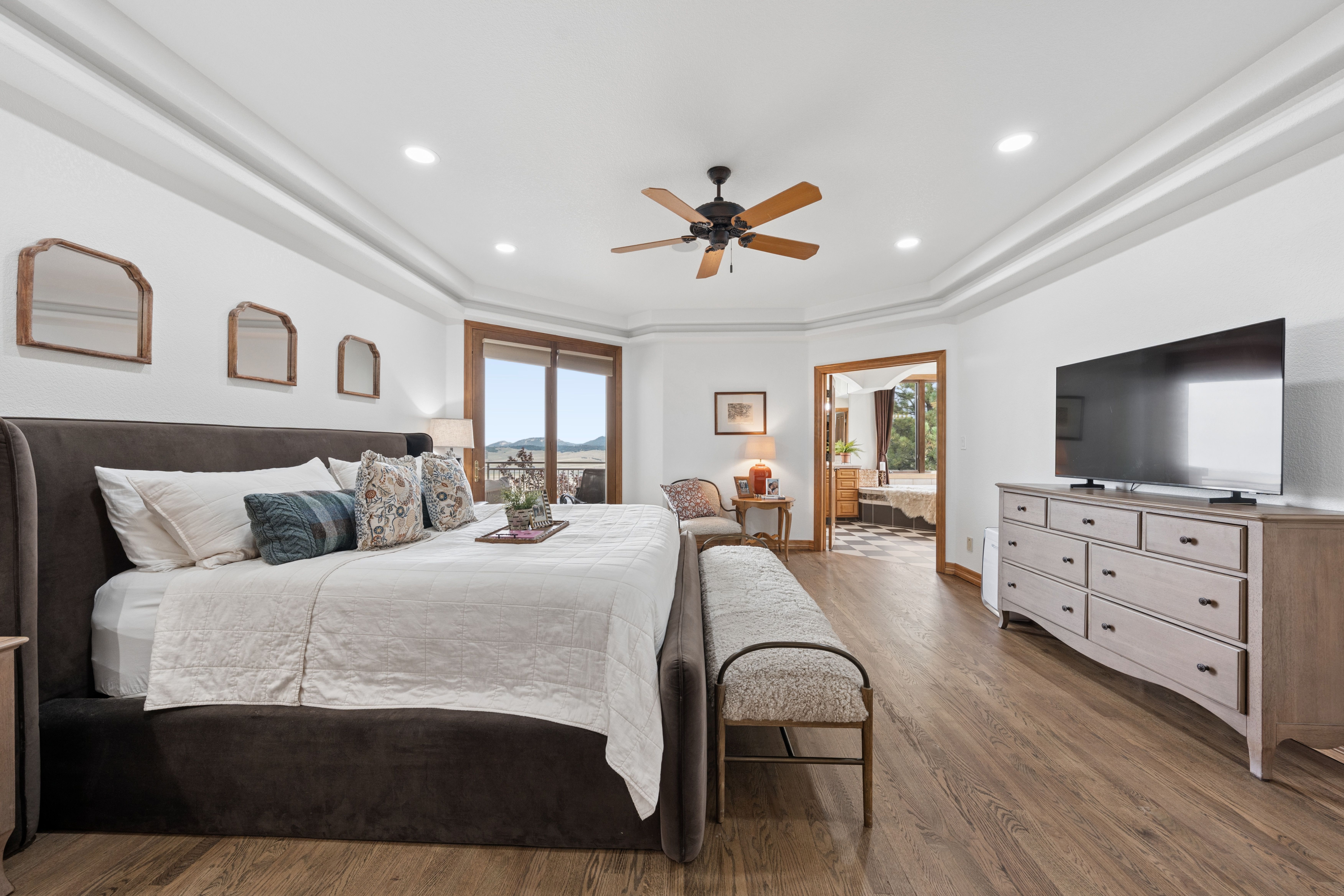  Remodeled 6,100 sq ft rancher on a magical setting spanning 72 acres - 物件實景