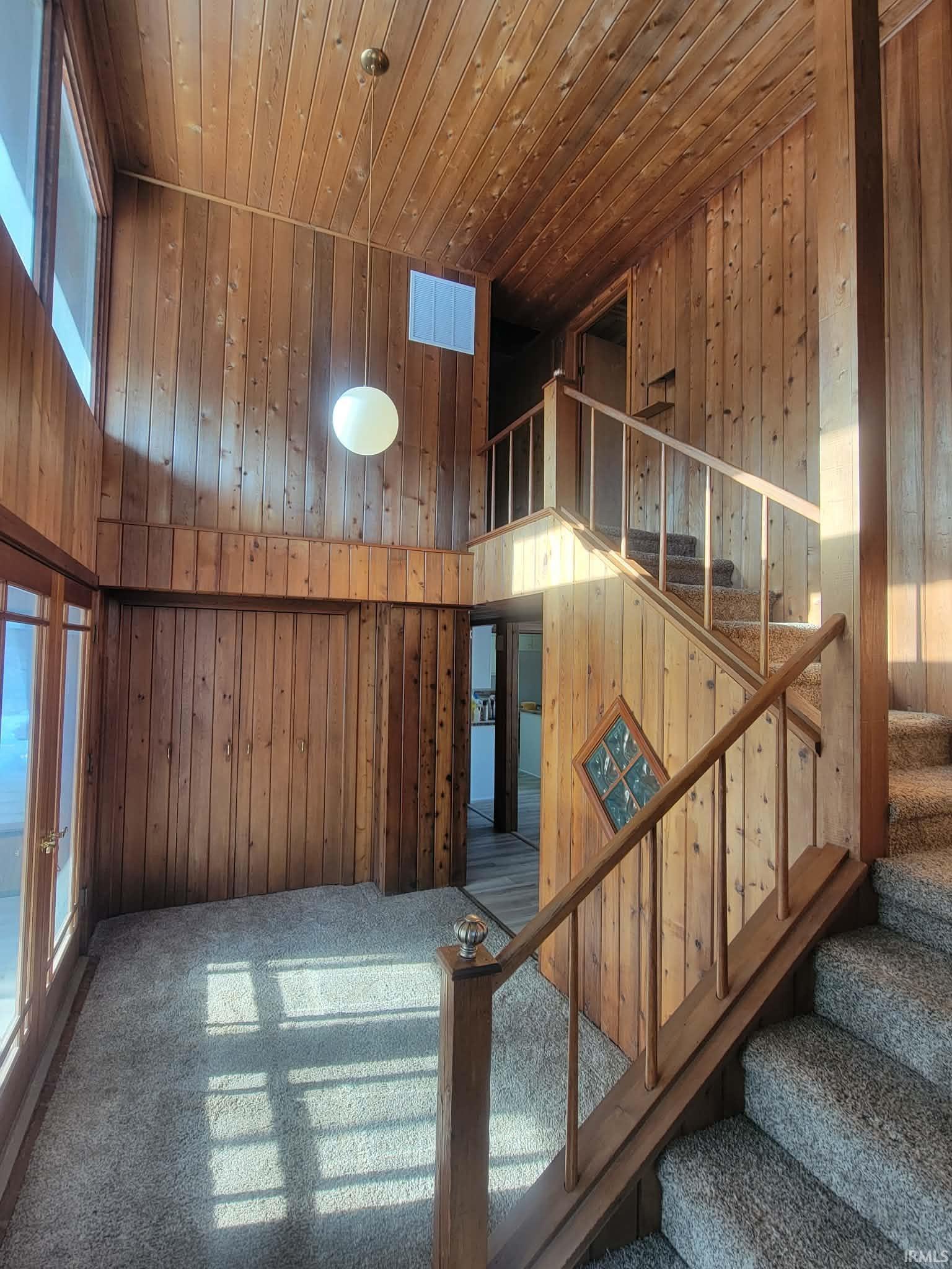 Roanoke, Indiana, 46783, United States, 4 Bedrooms Bedrooms, ,3 BathroomsBathrooms,Residential,For Sale,2005633