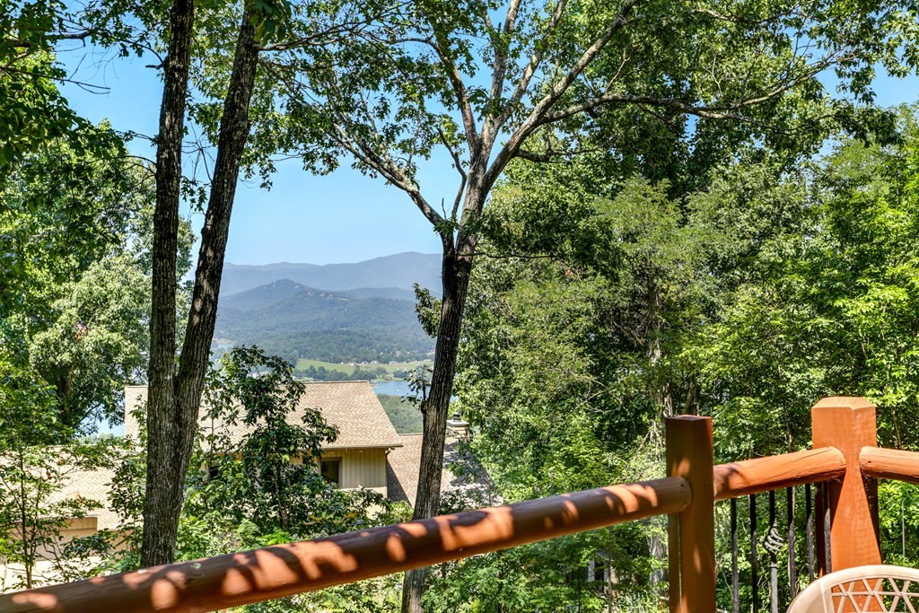 Hayesville, North Carolina, 28904, United States, 3 Bedrooms Bedrooms, ,5 BathroomsBathrooms,Residential,For Sale,1931942