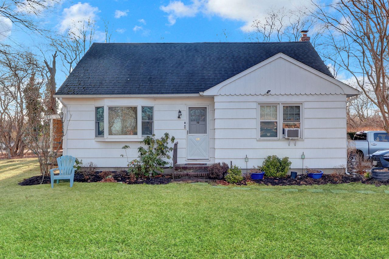 Eastport, New York, 11941, United States, 3 Bedrooms Bedrooms, ,3 BathroomsBathrooms,Residential,For Sale,2008841