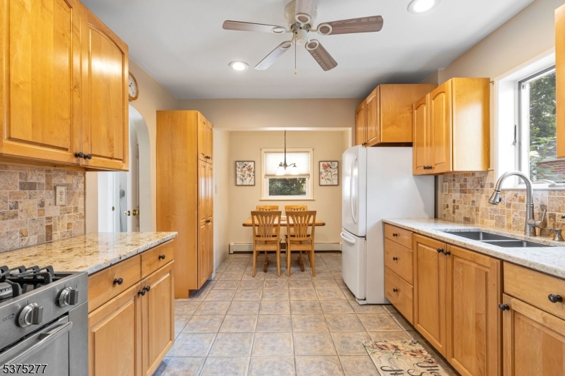 Garwood Boro, New Jersey, 07027, United States, 3 Bedrooms Bedrooms, ,2 BathroomsBathrooms,Residential,For Sale,1908282