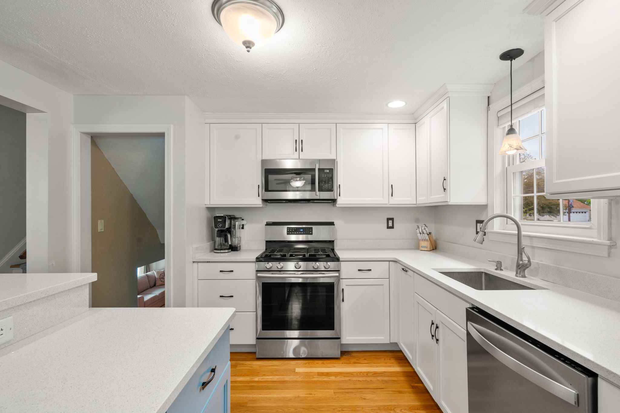  2 Forbes Road, Canton, MA, 02021 - 物件實景