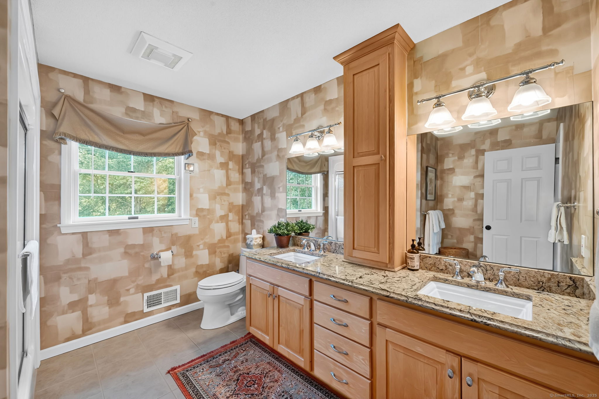Suffield, Connecticut, 06078, United States, 4 Bedrooms Bedrooms, ,3 BathroomsBathrooms,Residential,For Sale,1927019
