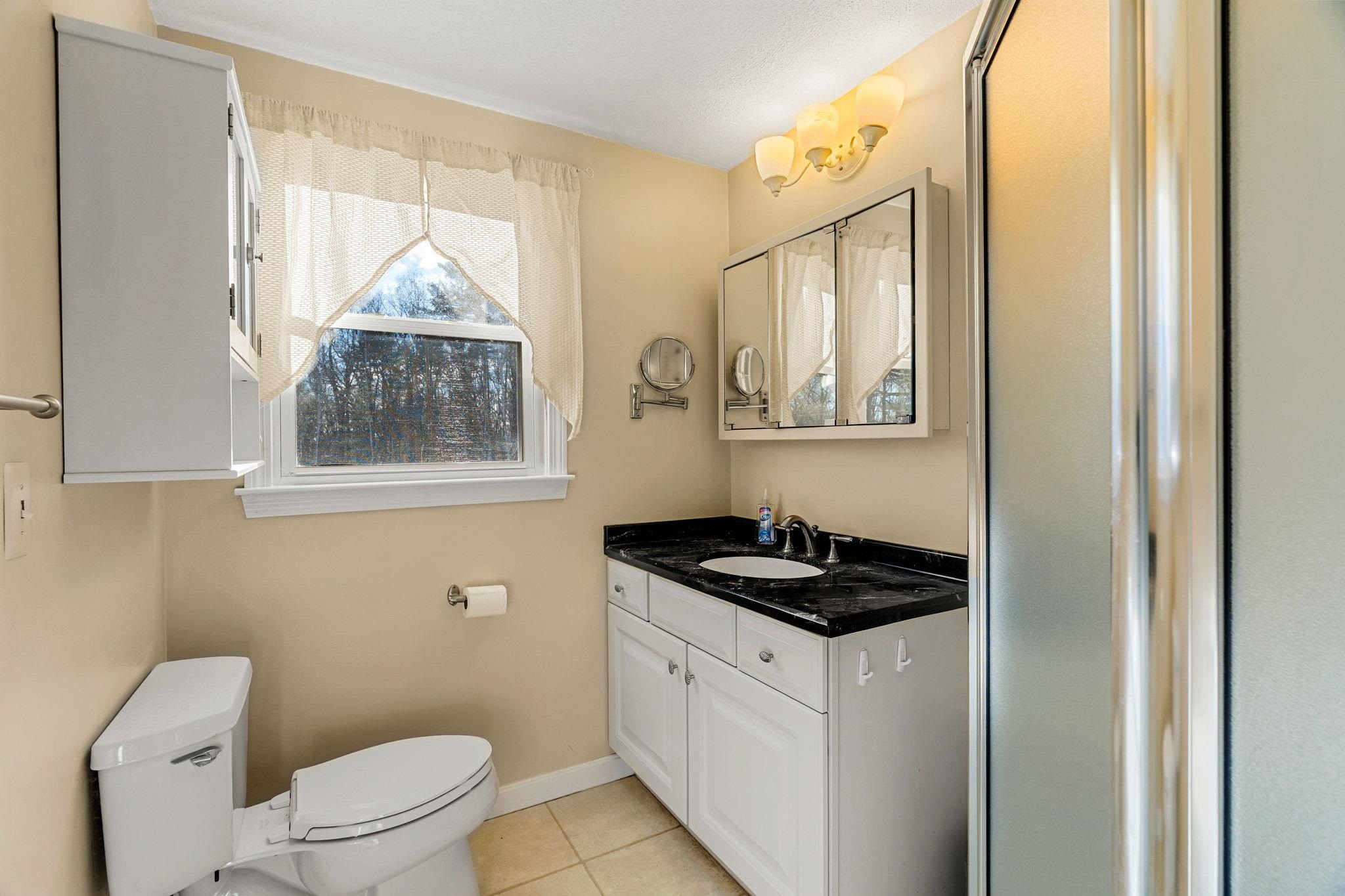 Londonderry, New Hampshire, 03053, United States, 3 Bedrooms Bedrooms, ,4 BathroomsBathrooms,Residential,For Sale,2002282