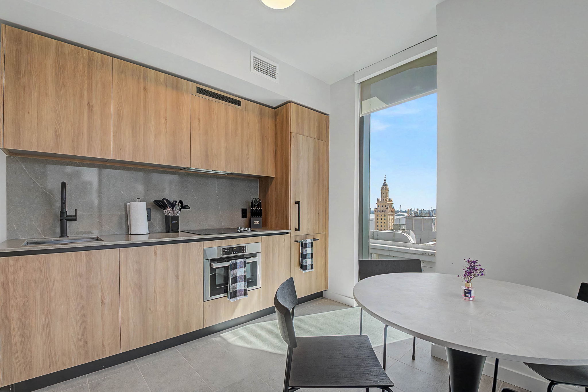  121 NE 25th St, Miami, FL, 33132 - 物件實景