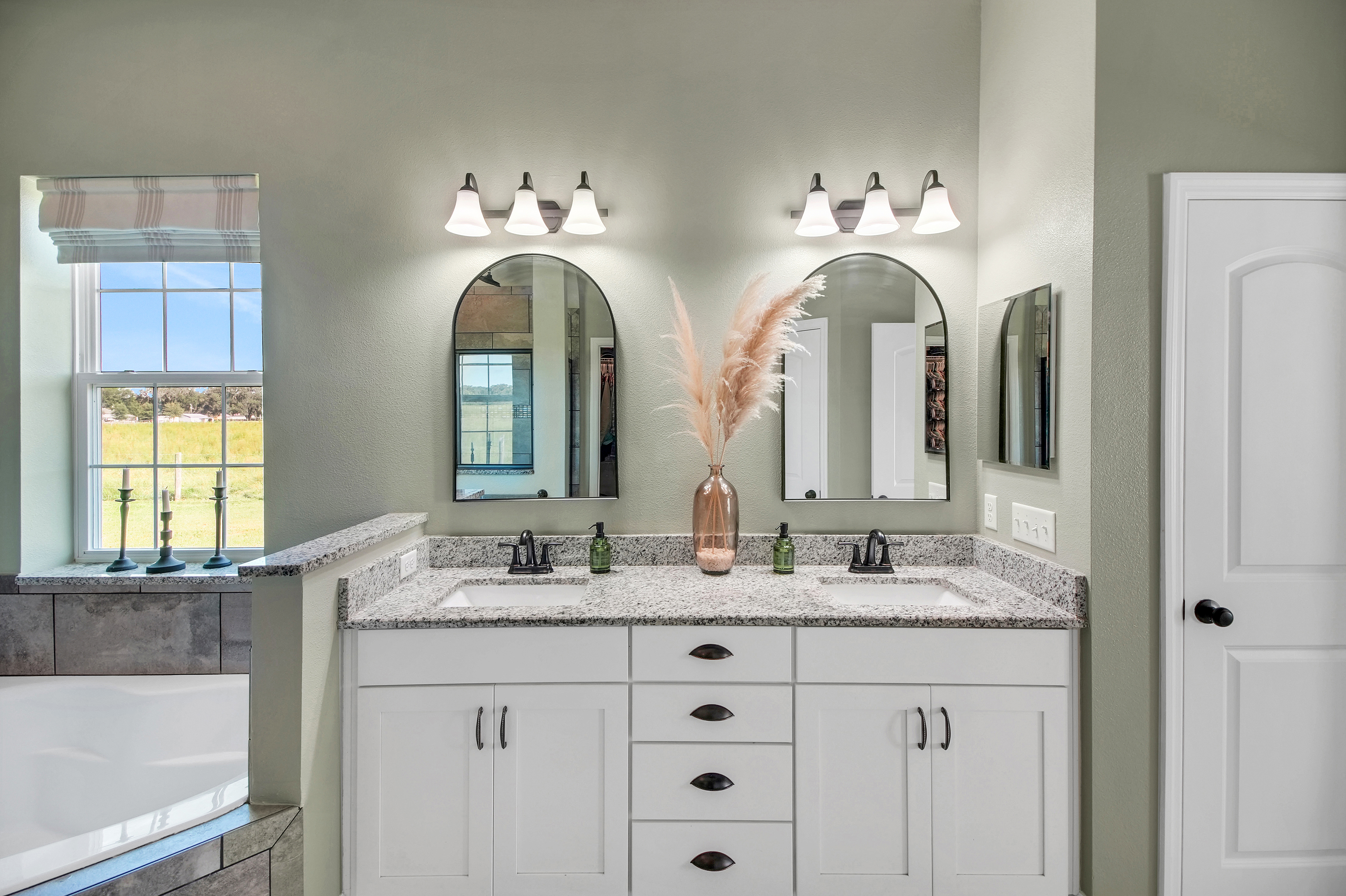 Oxford, Florida, 34484, United States, 4 Bedrooms Bedrooms, ,3 BathroomsBathrooms,Residential,For Sale,1983578