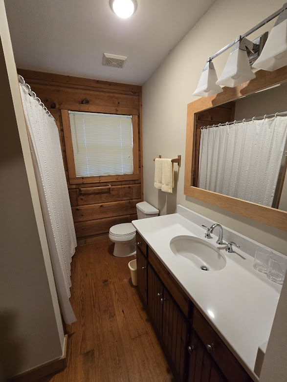 Warrensville, North Carolina, 28693, United States, 2 Bedrooms Bedrooms, ,2 BathroomsBathrooms,Residential,For Sale,1982340