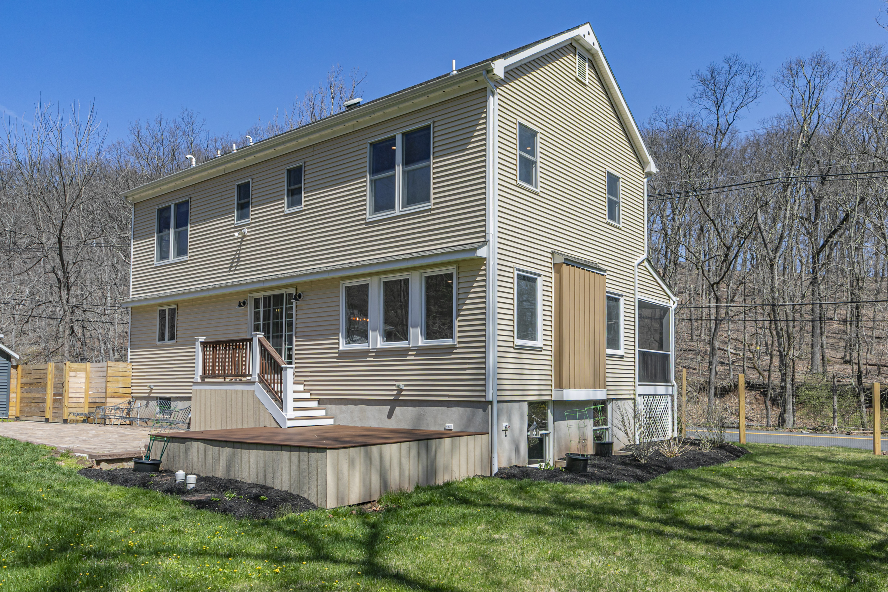  Tranquil Custom Home in a Serene Wooded Section of Skillman - 物件實景