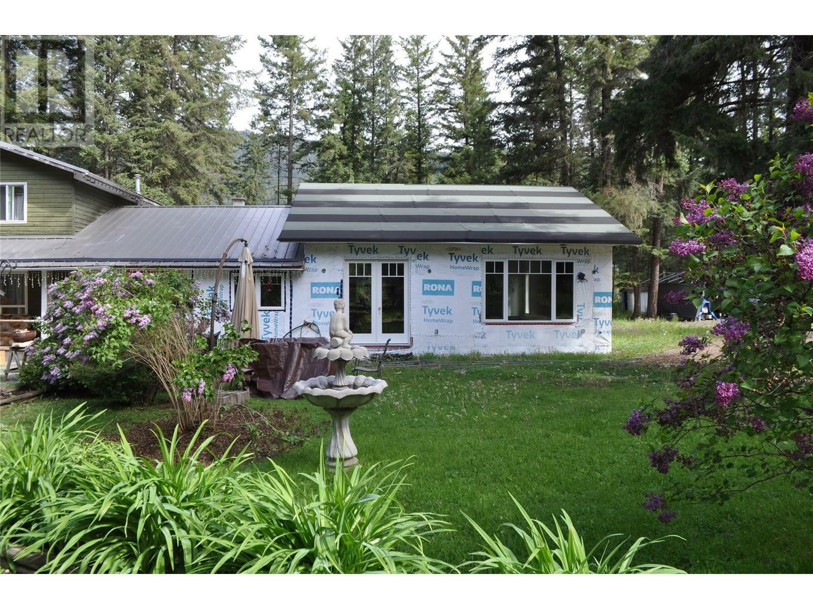 CHERRYVILLE, British Columbia, V0E 2G1, CA, 2 Bedrooms Bedrooms, ,2 BathroomsBathrooms,Residential,For Sale,1837414