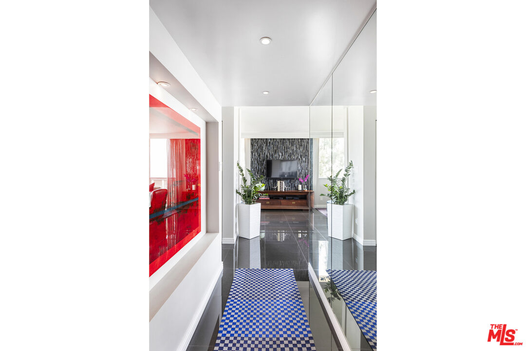 Los Angeles, California, 90027, United States, 1 Bedroom Bedrooms, ,1 BathroomBathrooms,Residential,For Sale,1913700
