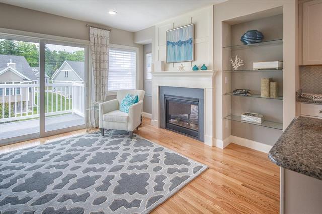 Dover, New Hampshire, 03820, United States, 2 Bedrooms Bedrooms, ,3 BathroomsBathrooms,Residential,For Sale,1913520