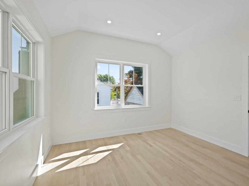 Wakefield, Massachusetts, 01880, United States, 4 Bedrooms Bedrooms, ,5 BathroomsBathrooms,Residential,For Sale,1938527