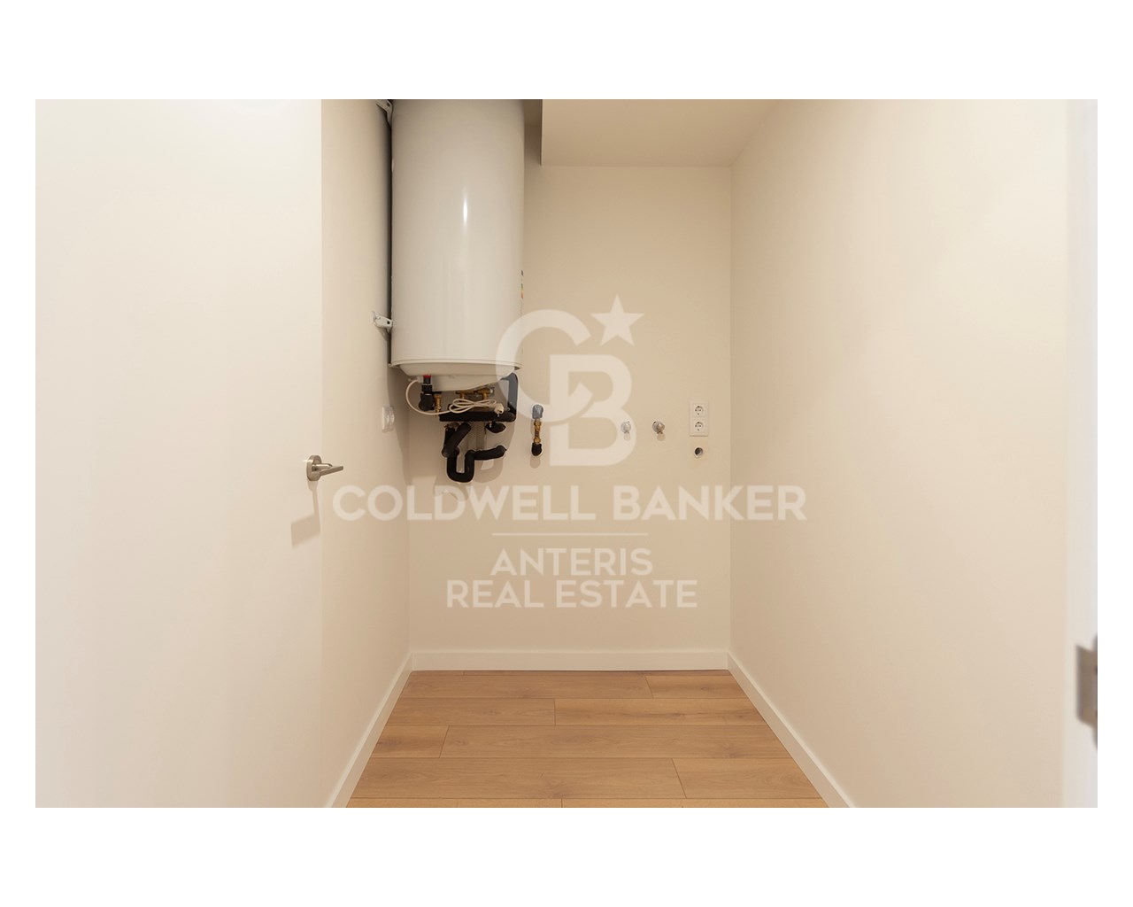 Barcelona, Barcelona, Sants ? Montju?c, Sants - Ba, Barcelona, Catalonia, ES, 3 Bedrooms Bedrooms, ,2 BathroomsBathrooms,Residential,For Sale,Barcelona, Barcelona, Sants ? Montju?c, Sants - Ba,1556908