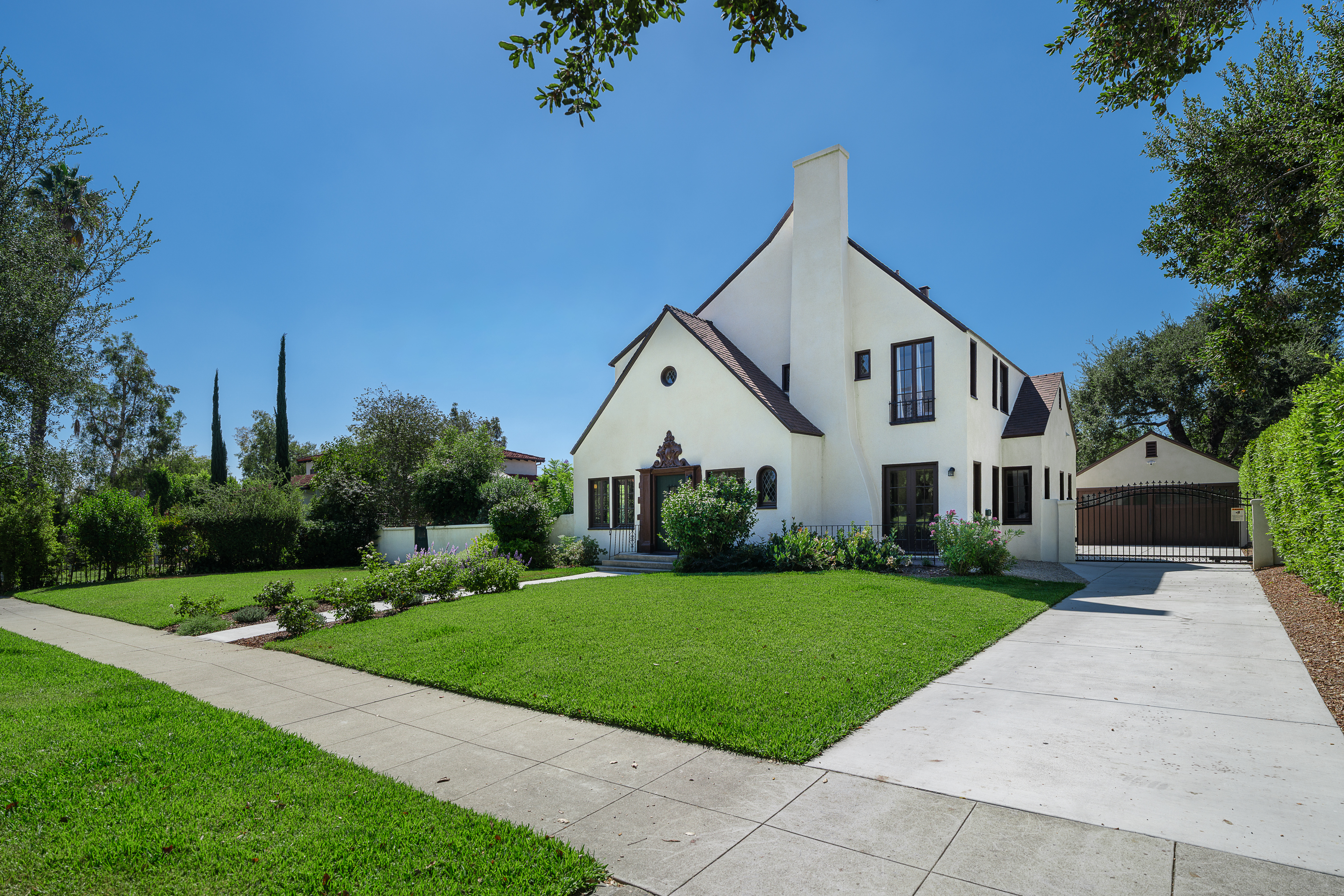  2384 East Orange Grove Boulevard - 物件實景