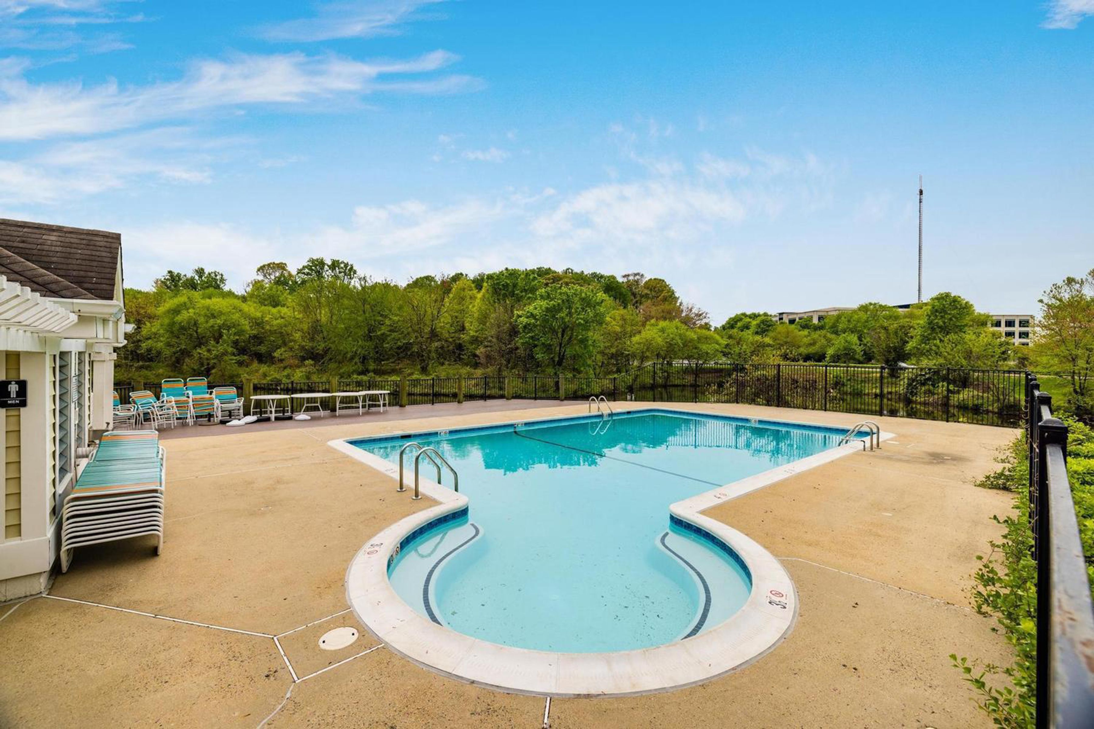  2922 Bridgehampton Court, Falls Church, VA 22042 - 物件實景