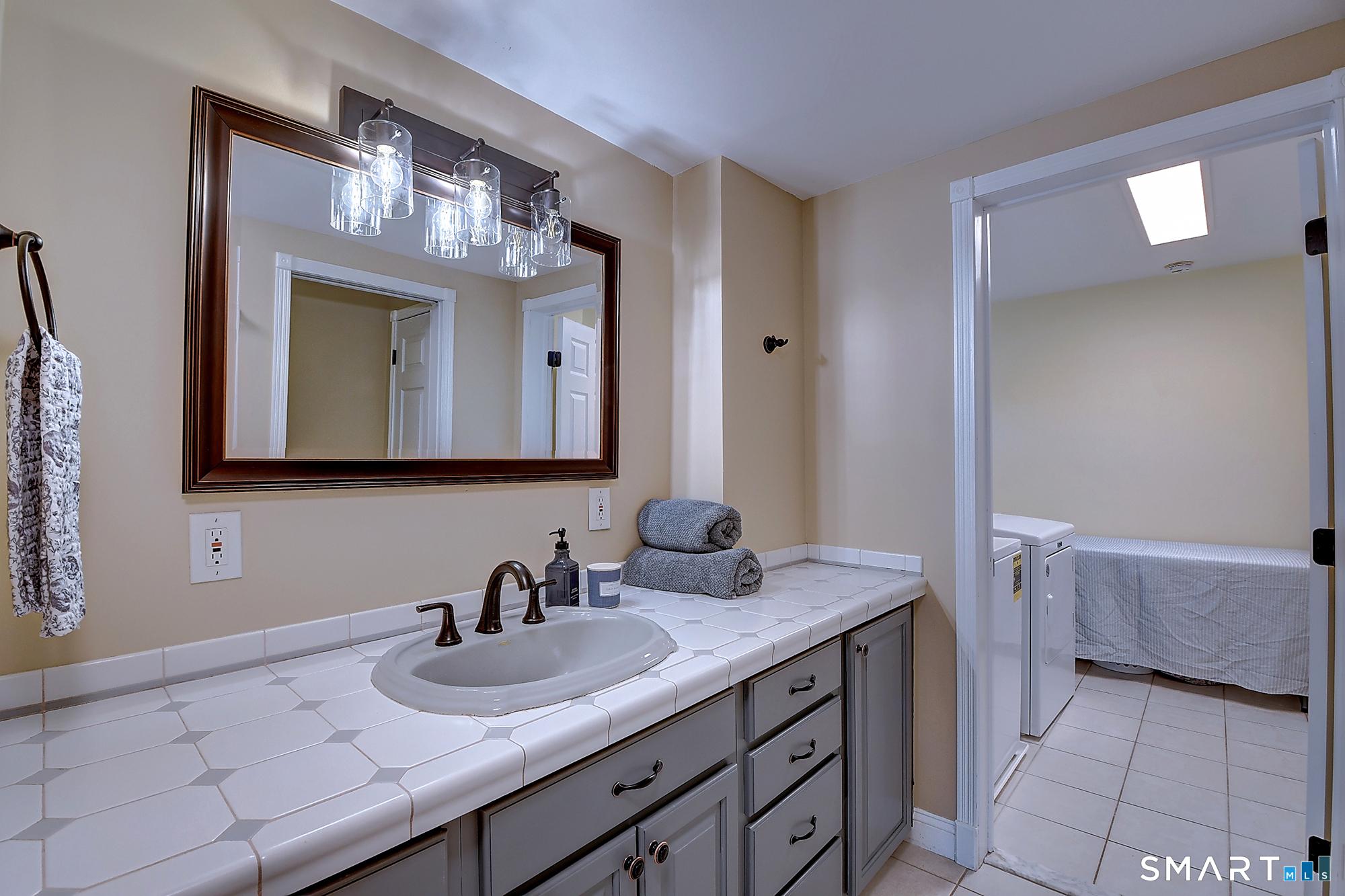 223, Connecticut, 06035, United States, 4 Bedrooms Bedrooms, ,3 BathroomsBathrooms,Residential,For Sale,2042939