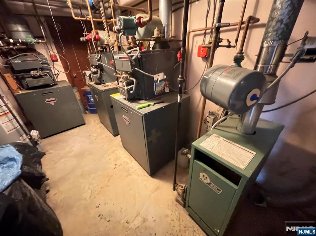 Newark, New Jersey, 07105, United States, 7 Bedrooms Bedrooms, ,4 BathroomsBathrooms,Residential,For Sale,1984618