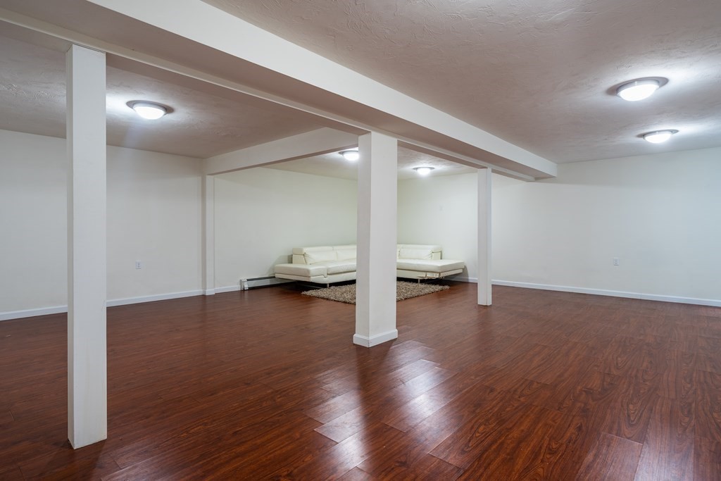 Wrentham, Massachusetts, 02093, United States, 3 Bedrooms Bedrooms, ,5 BathroomsBathrooms,Residential,For Sale,1851924