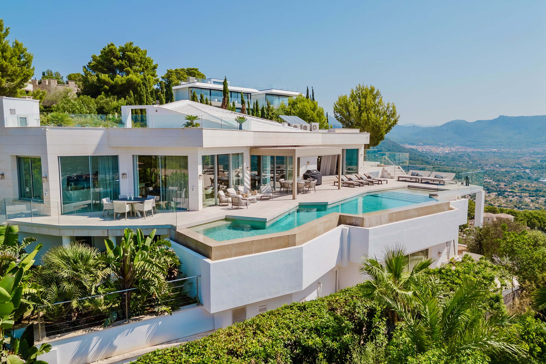  Modern-style villa with sea views in Port d