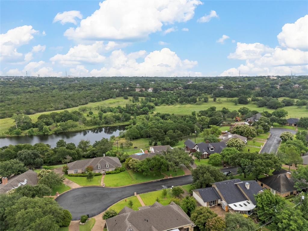 Woodway, Texas, 76712, United States, 5 Bedrooms Bedrooms, ,3 BathroomsBathrooms,Residential,For Sale,1890090