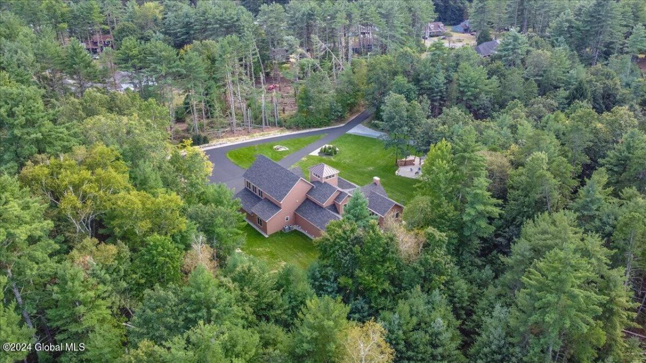 Queensbury, New York, 12804, United States, 3 Bedrooms Bedrooms, ,4 BathroomsBathrooms,Residential,For Sale,1986274