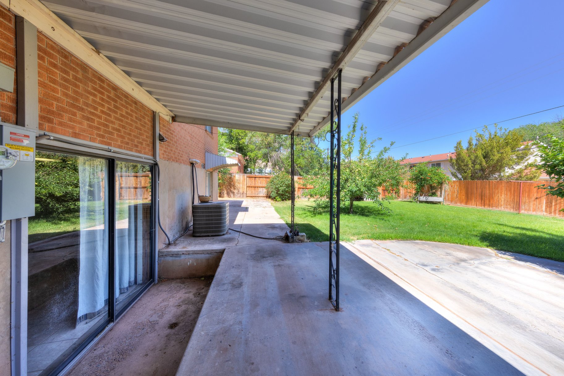  In-Town Home with Deck, Patio and Walkout Basement - 物件實景