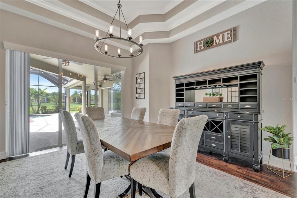 Bradenton, Florida, 34212, United States, 3 Bedrooms Bedrooms, ,4 BathroomsBathrooms,Residential,For Sale,1910869