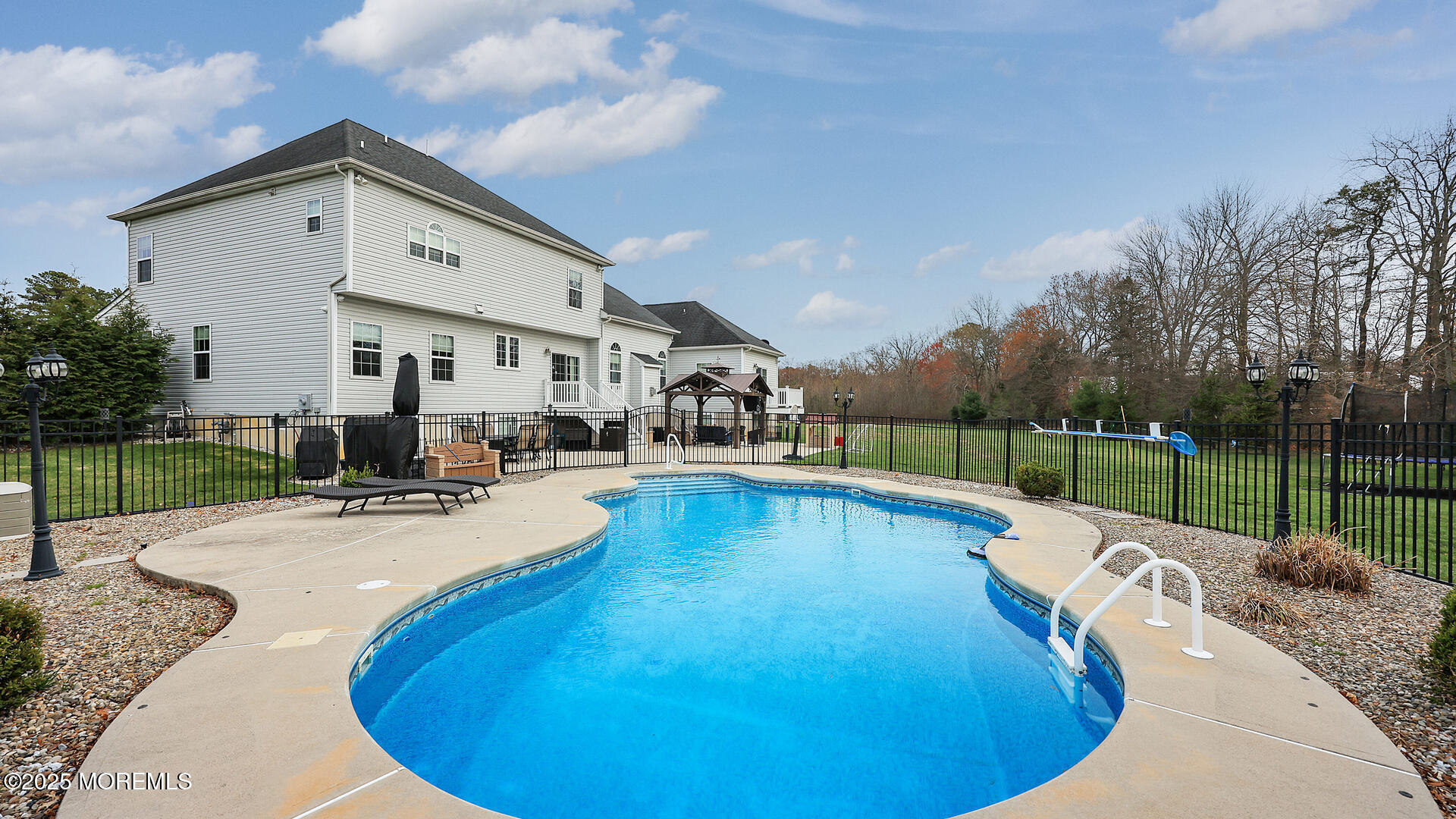 Jackson, New Jersey, 08527, United States, 5 Bedrooms Bedrooms, ,4 BathroomsBathrooms,Residential,For Sale,1950828