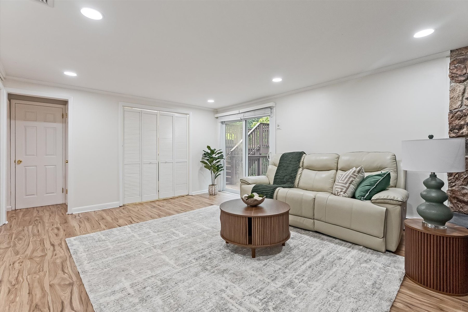  Modern Comforts - Inviting Living Spaces - Prime Location - 物件實景