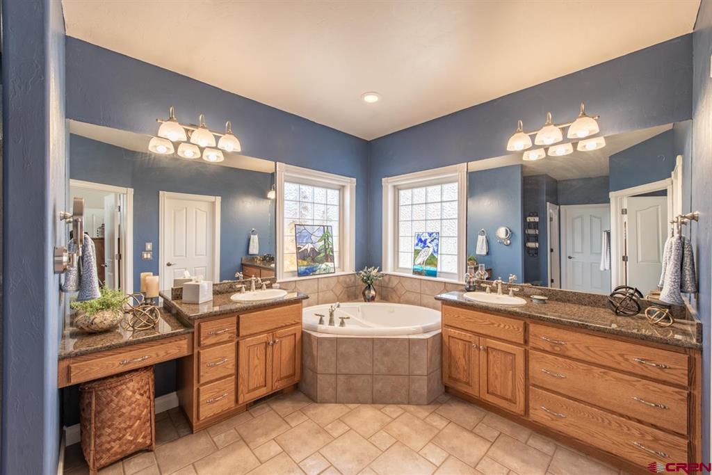 Montrose, Colorado, 81403, United States, 4 Bedrooms Bedrooms, ,4 BathroomsBathrooms,Residential,For Sale,1994276