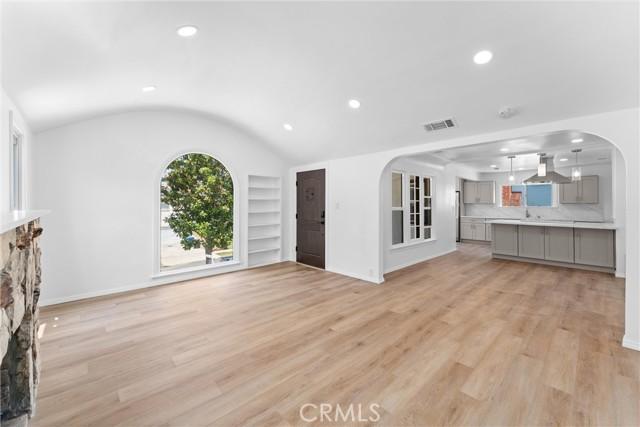 Los Angeles, California, 90043, United States, 3 Bedrooms Bedrooms, ,2 BathroomsBathrooms,Residential,For Sale,1909410