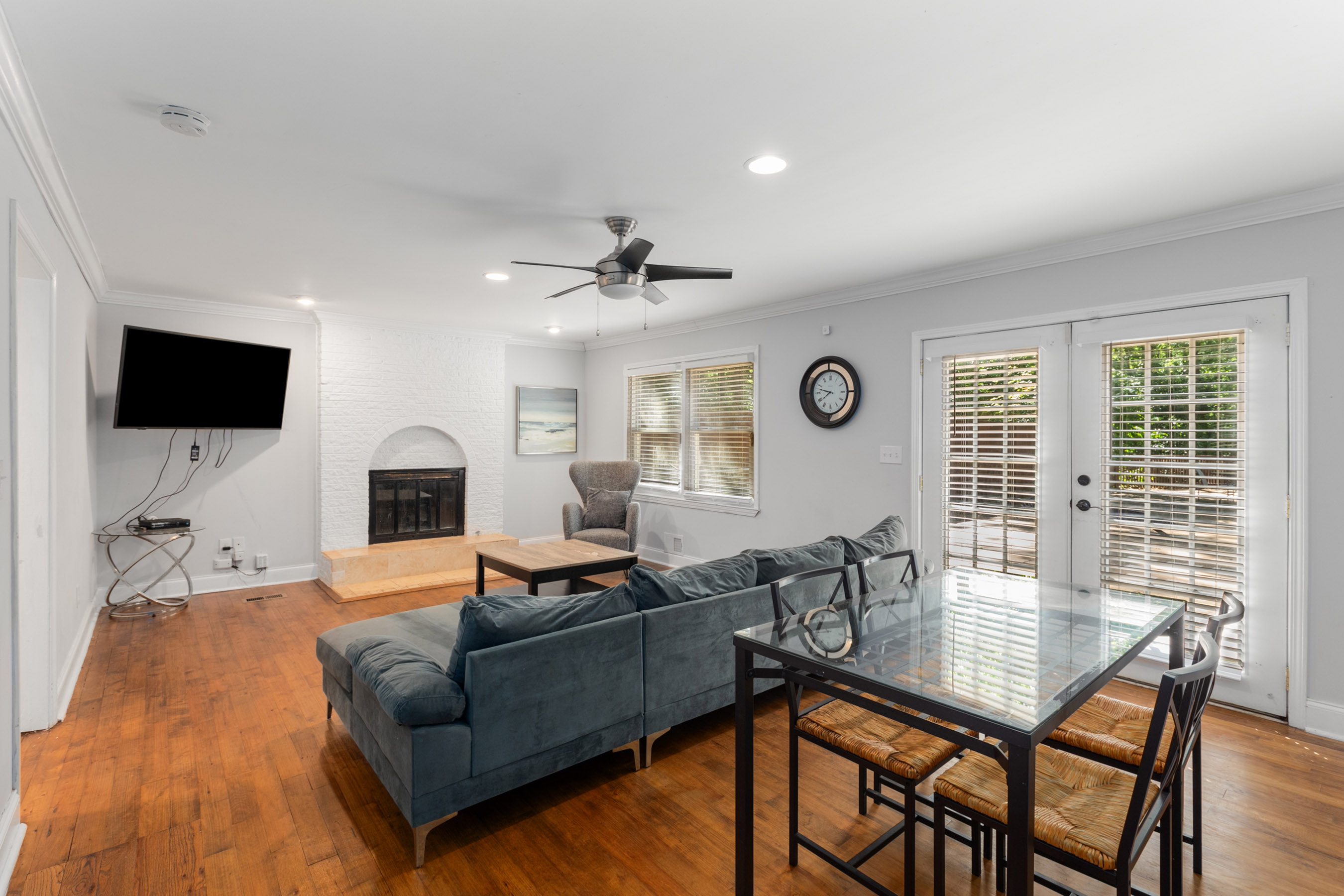  Beautifully Updated Four Bedroom Home on a Peaceful Cul-de-sac - 物件實景