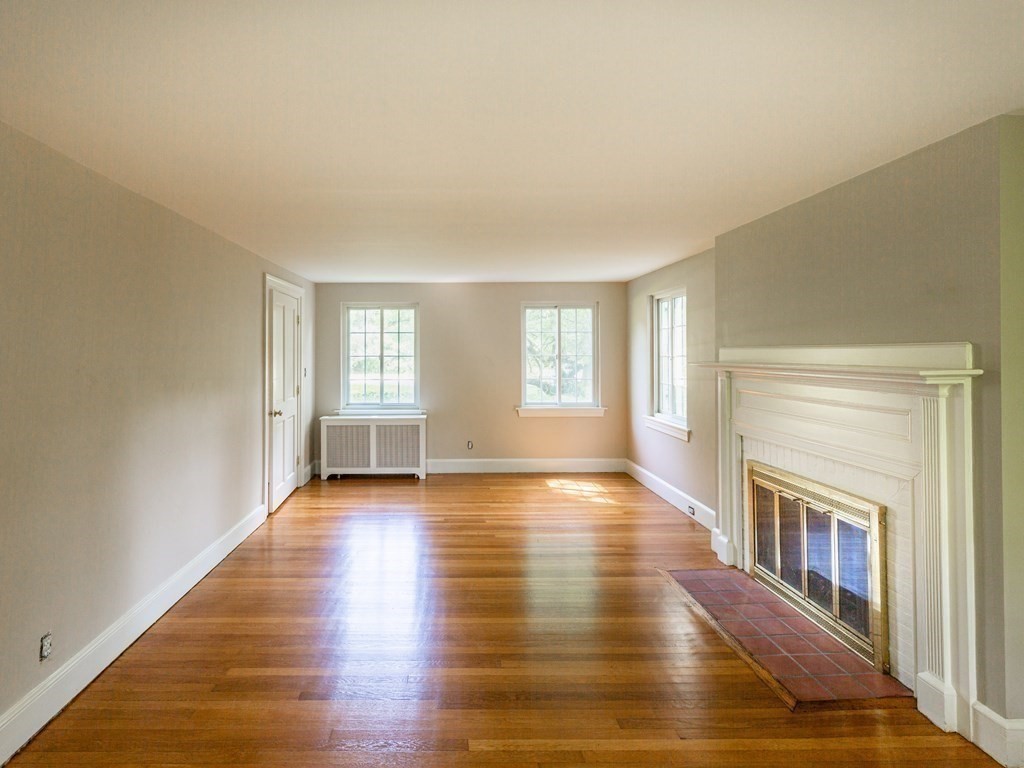 Brockton, Massachusetts, 02301, United States, 5 Bedrooms Bedrooms, ,3 BathroomsBathrooms,Residential,For Sale,1879752