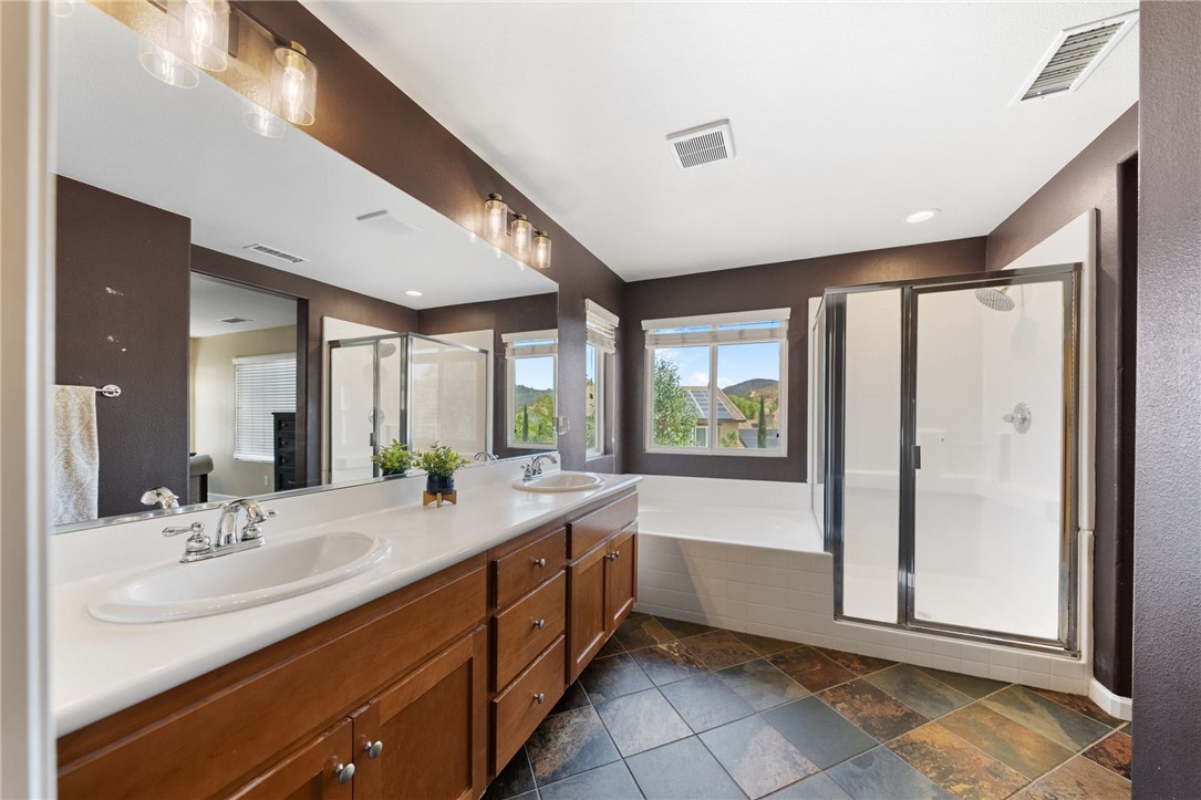 Lake Elsinore, California, 92532, United States, 3 Bedrooms Bedrooms, ,3 BathroomsBathrooms,Residential,For Sale,2049094