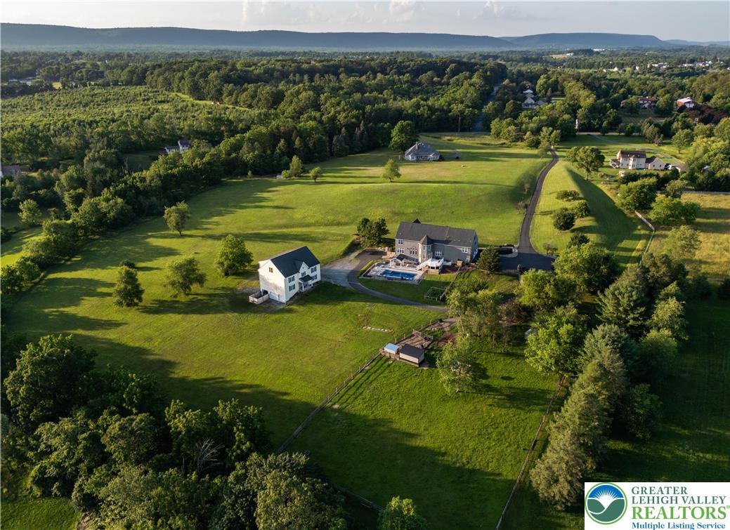 Bushkill Twp, Pennsylvania, 18064, United States, 14 Bedrooms Bedrooms, ,9 BathroomsBathrooms,Residential,For Sale,1903016