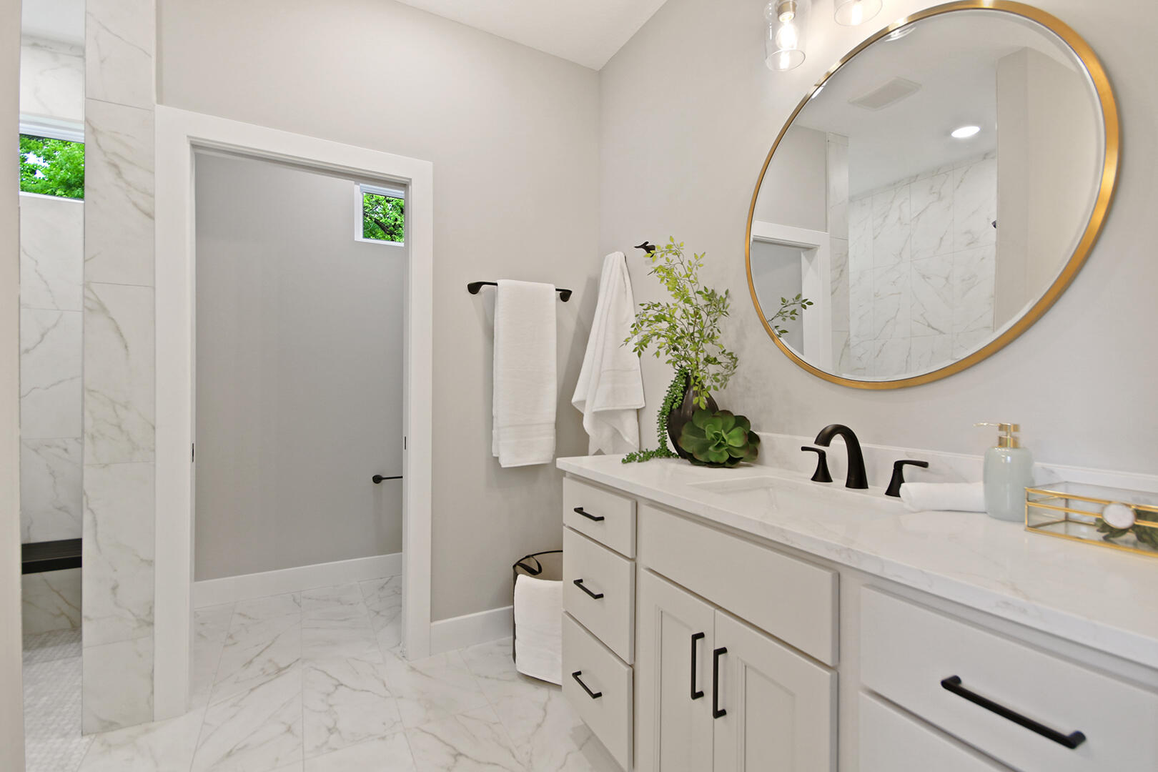 COLUMBIA, Missouri, 65202, United States, 4 Bedrooms Bedrooms, ,3 BathroomsBathrooms,Residential,For Sale,2008835