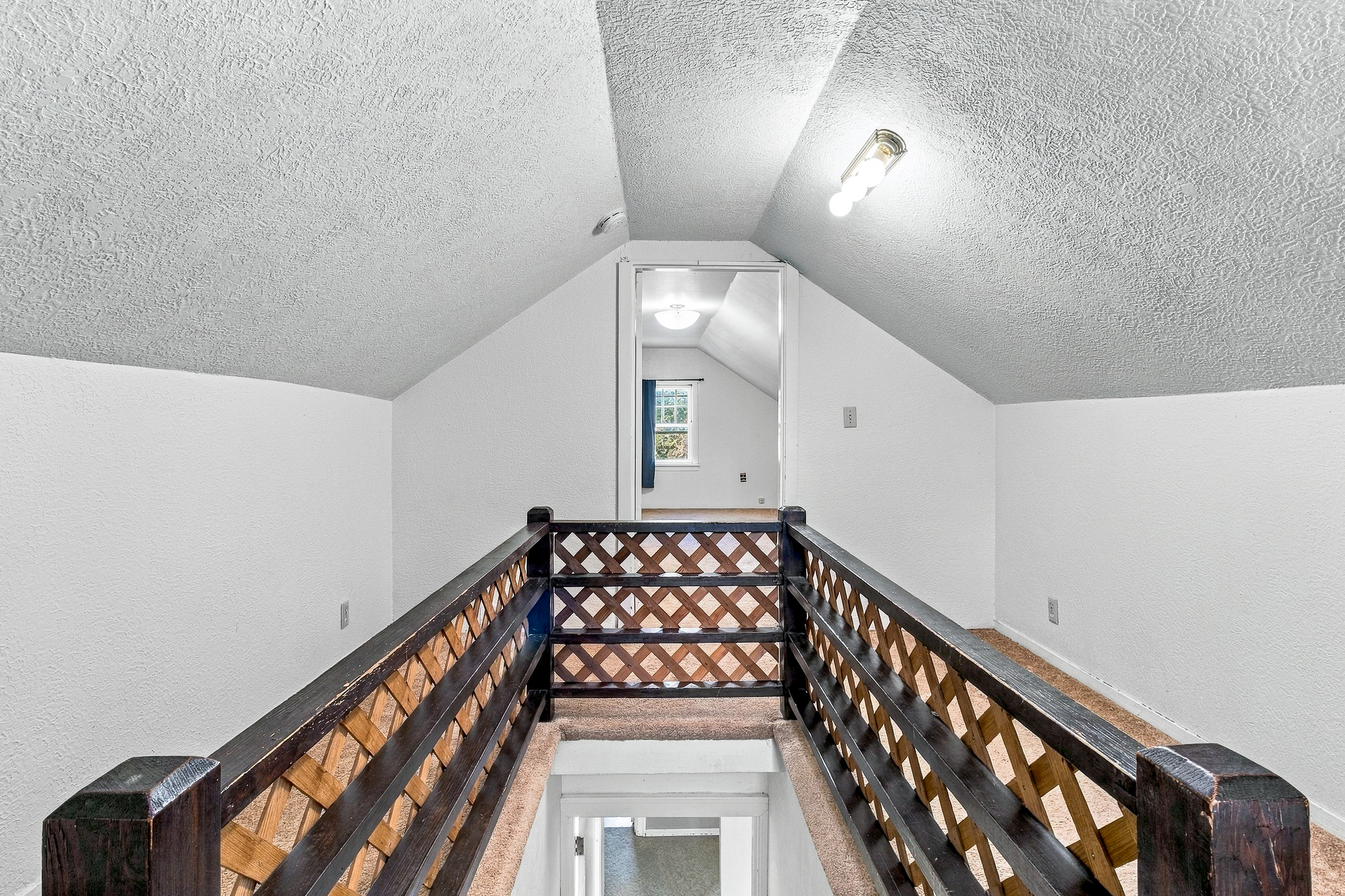  950 Francis Ave - 物件實景