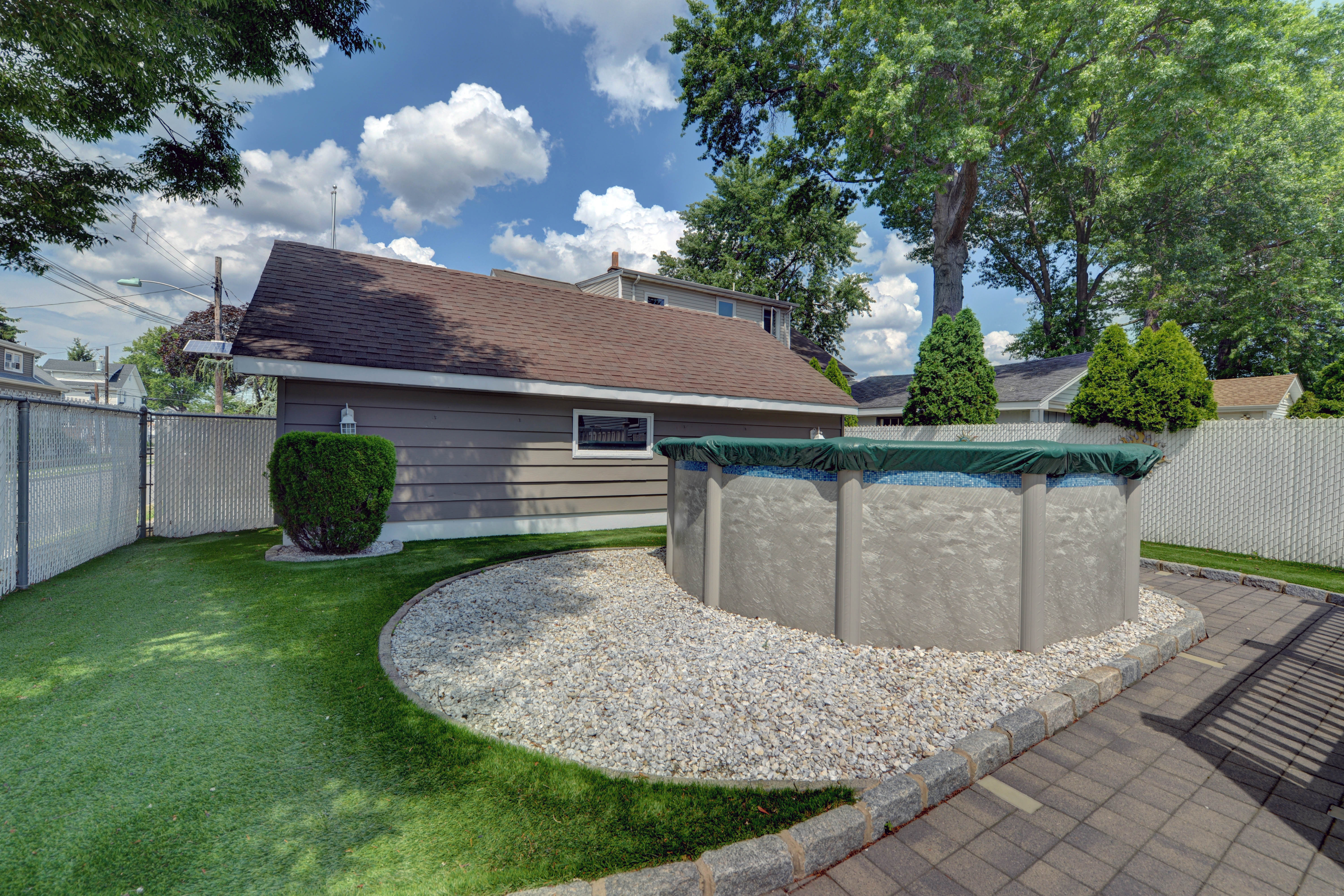 Lyndhurst, New Jersey, 07071, United States, 3 Bedrooms Bedrooms, ,2 BathroomsBathrooms,Residential,For Sale,1915781