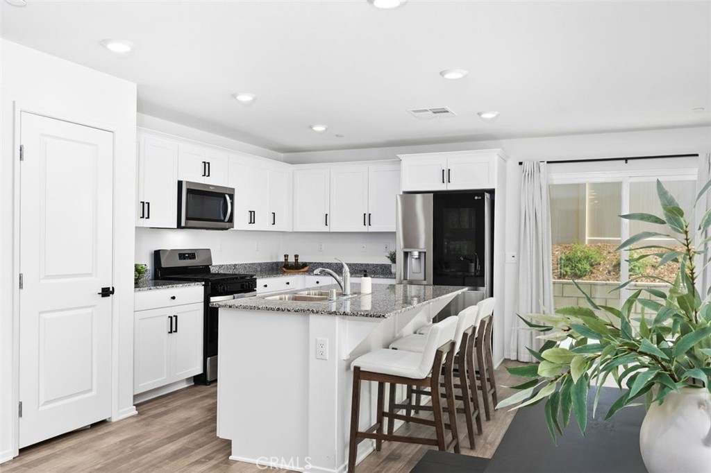 Winchester, California, 92596, United States, 5 Bedrooms Bedrooms, ,3 BathroomsBathrooms,Residential,For Sale,1986511