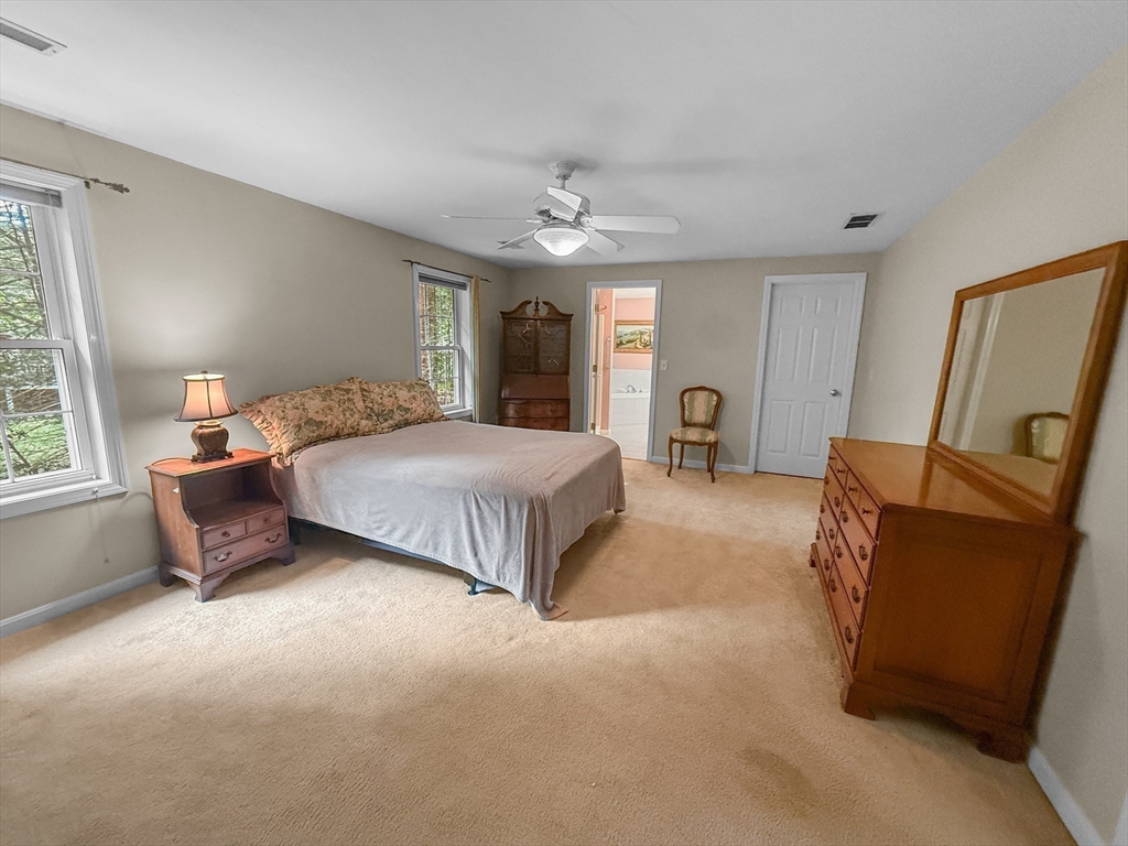 Haverhill, Massachusetts, 01830, United States, 2 Bedrooms Bedrooms, ,3 BathroomsBathrooms,Residential,For Sale,1940361