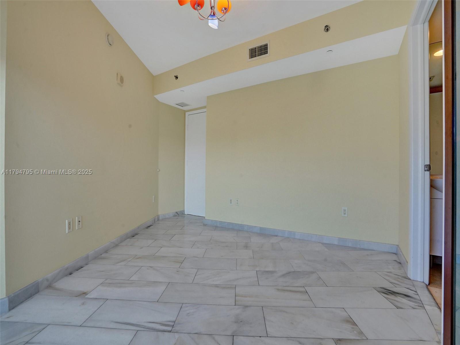 Sunny Isles Beach, Florida, 33160, United States, 2 Bedrooms Bedrooms, ,3 BathroomsBathrooms,Residential,For Sale,1794345