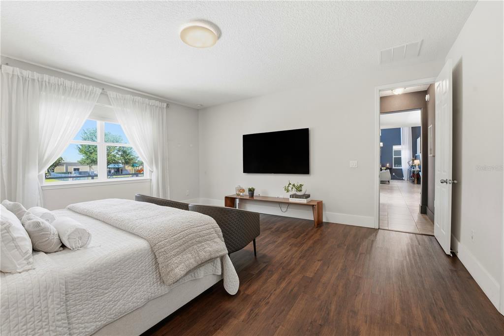 Winter Garden, Florida, 34787, United States, 5 Bedrooms Bedrooms, ,5 BathroomsBathrooms,Residential,For Sale,1987949