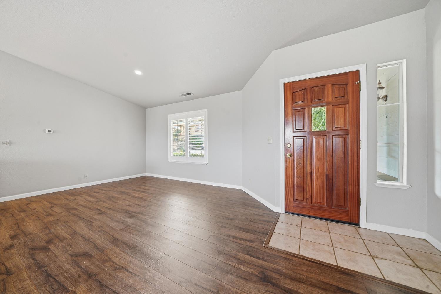 Jackson, California, 95642, United States, 3 Bedrooms Bedrooms, ,2 BathroomsBathrooms,Residential,For Sale,1992385