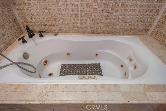 Los Angeles, California, 90016, United States, 4 Bedrooms Bedrooms, ,2 BathroomsBathrooms,Residential,For Sale,1850746