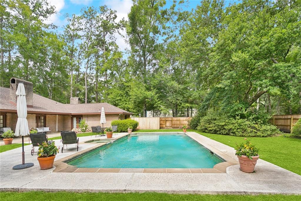 Covington, Louisiana, 70433, United States, 3 Bedrooms Bedrooms, ,3 BathroomsBathrooms,Residential,For Sale,1902659