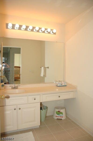 Wayne Twp., New Jersey, 07470, United States, 3 Bedrooms Bedrooms, ,3 BathroomsBathrooms,Residential,For Sale,1943649