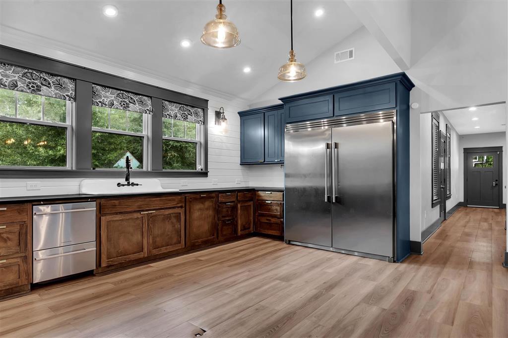 Dequincy, Louisiana, 70633, United States, 5 Bedrooms Bedrooms, ,4 BathroomsBathrooms,Residential,For Sale,1984141